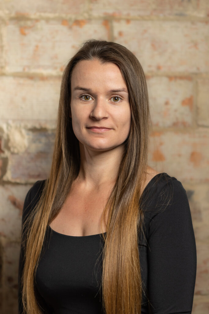 Julie <br>Strnad Robová